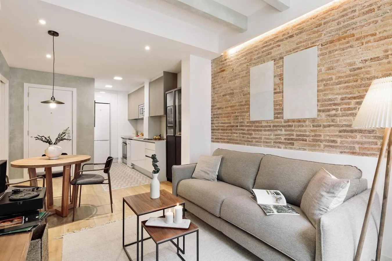 Ebre - 1 Bedroom And Balcony In Eixampre Esquerre Βαρκελώνη Ισπανία