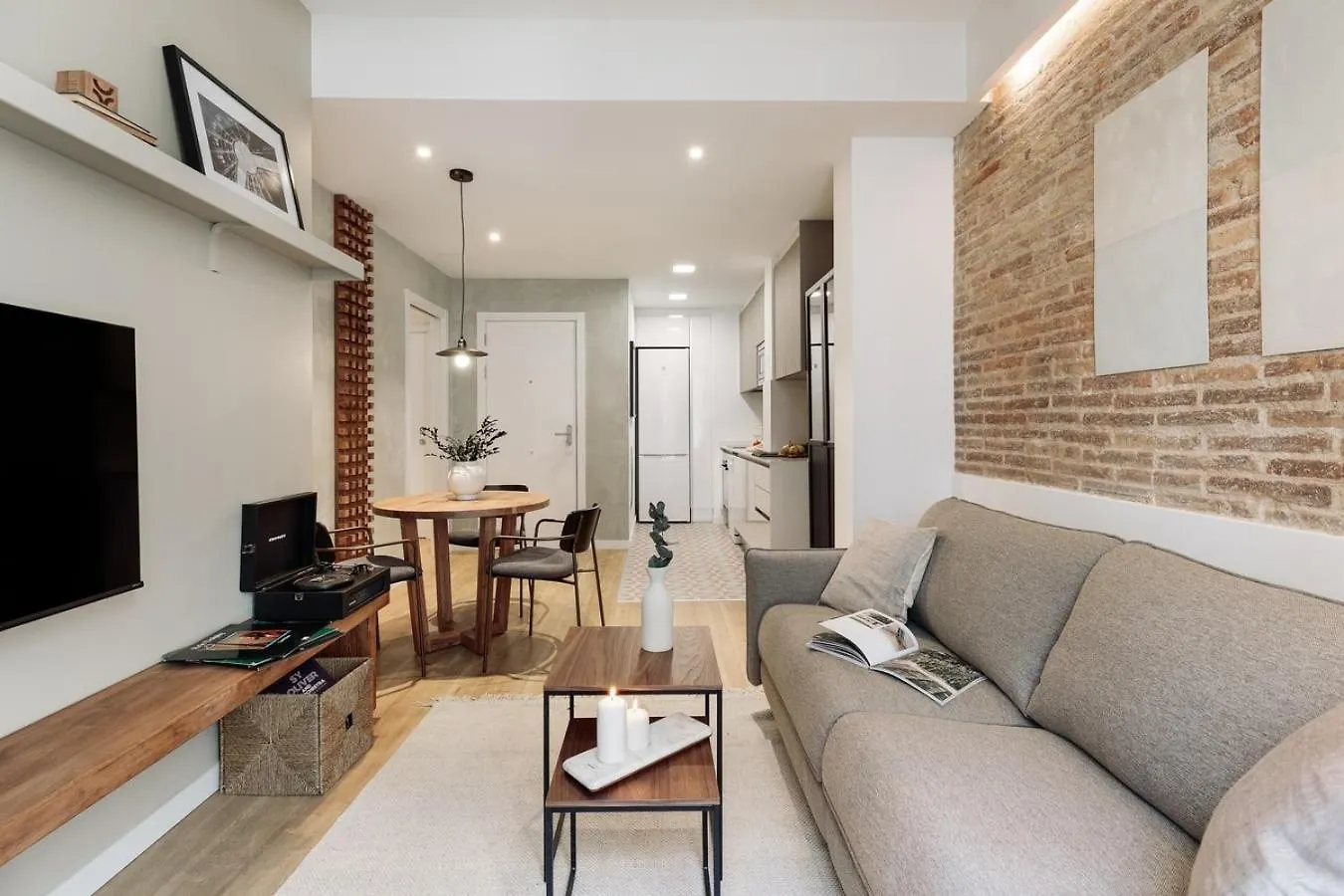 Ebre - 1 Bedroom And Balcony In Eixampre Esquerre Barcelona